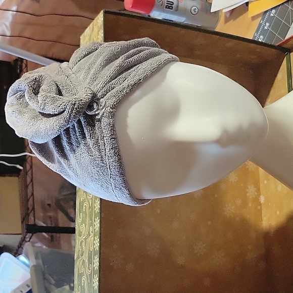 Vor Colour Protecting Pre Shampoo Treatment bonus Hair Towel - Picture 6 of 6